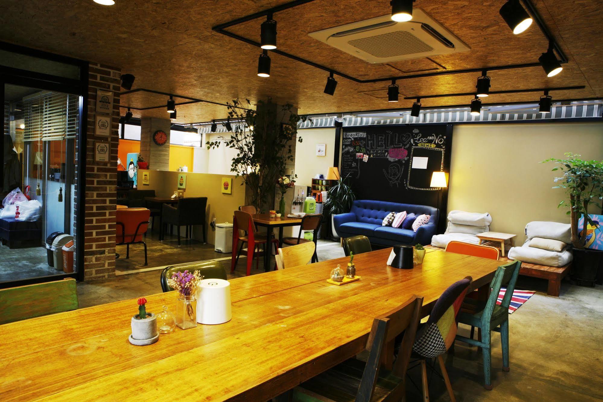 Lee & No Guesthouse Hongdae Seul Esterno foto