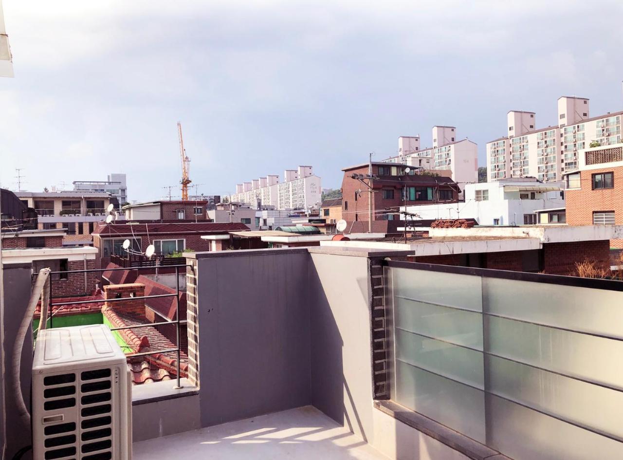 Lee & No Guesthouse Hongdae Seul Esterno foto