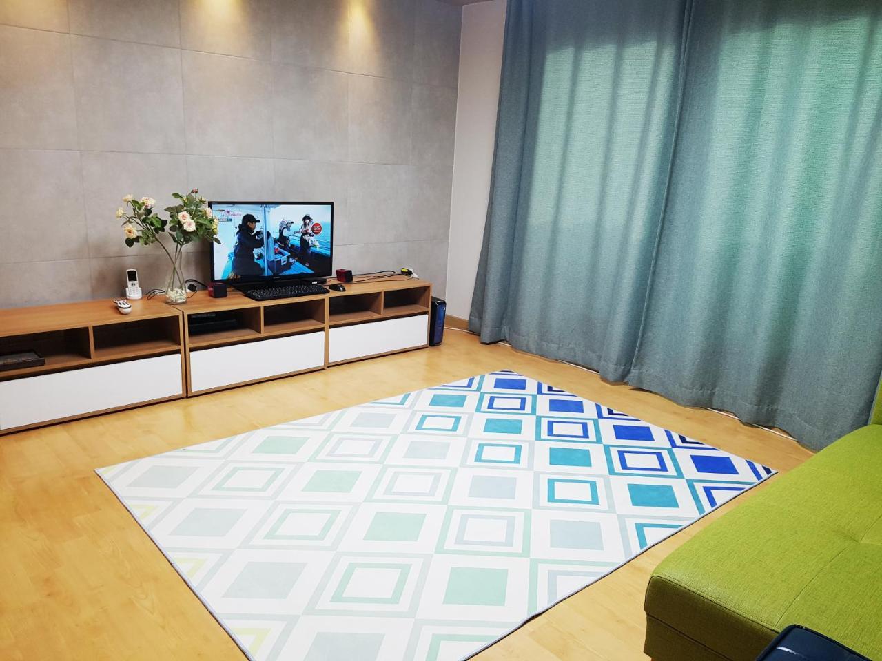 Lee & No Guesthouse Hongdae Seul Esterno foto