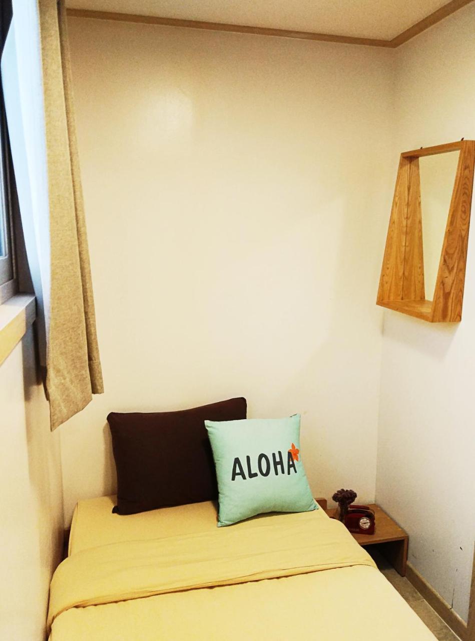 Lee & No Guesthouse Hongdae Seul Esterno foto